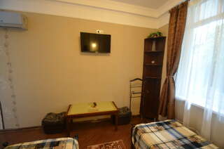 Гостевой дом Парусник Алушта Двухместный номер Делюкс с 2 отдельными кроватями-6