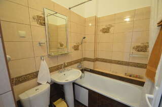 Гостевой дом Парусник Алушта Трехместный номер Делюкс-3