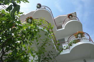 Гостевой дом Парусник Алушта Трехместный номер Делюкс-1